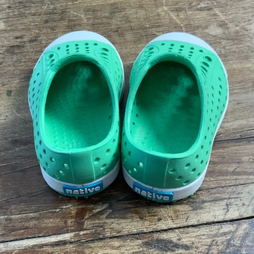 Native Jefferson Slip on sneakers size‎ 4